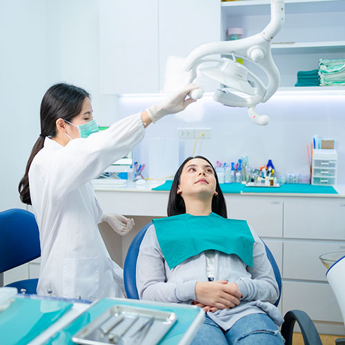 İmplant Diş Tedavisi ile İlgili Merak Edilenler